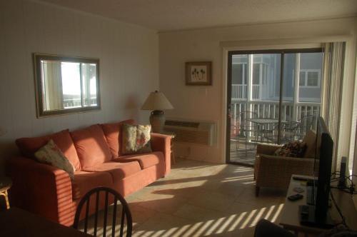 1024-105 Palmwood Villas Home