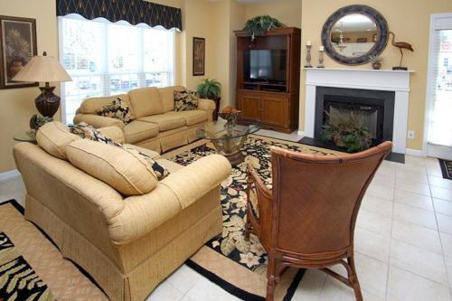 Fairway Oaks Townhouse 57b