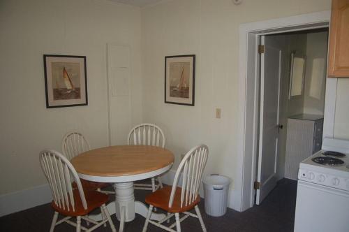 Apartamento 1043-2 Parham, Downstairs Apts