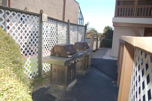 Apartamento 1068-103 Crescent Beach Villas Condo