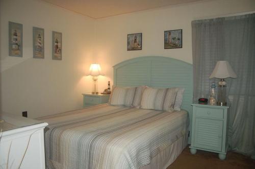 Apartamento 1068-103 Crescent Beach Villas Condo