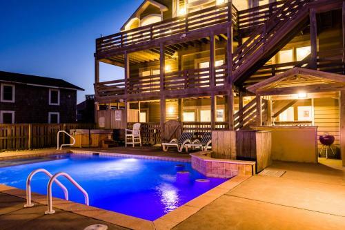 Suits Us At Kees Vacations