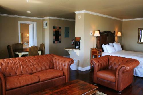 Oasis Suites Hotel