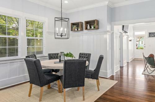 458 Coombs St Cottage