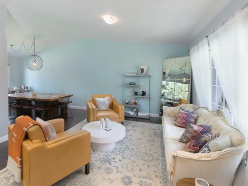 3922 Alexander St Home