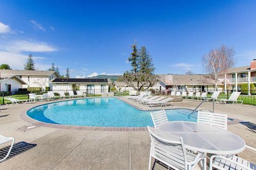 Apartamento 2-bedroom Condo Near Trails #silv374p