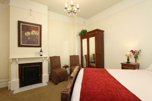 Hennessey House Bed And Breakfast