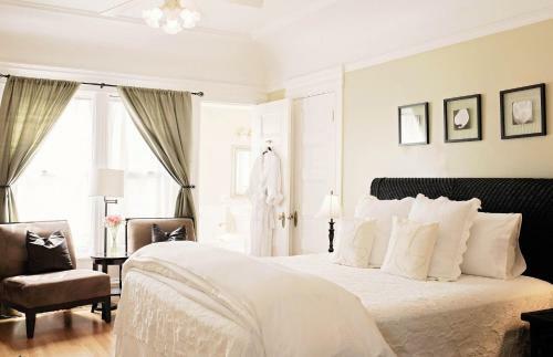 Bed & Breakfast 1801 First Luxury Inn