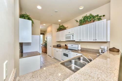 Savona Vacation Rental In The Lely Resort