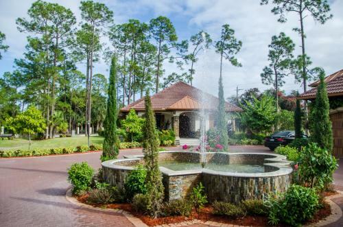 Luxury Estate Near Ritz Carlton And Beach