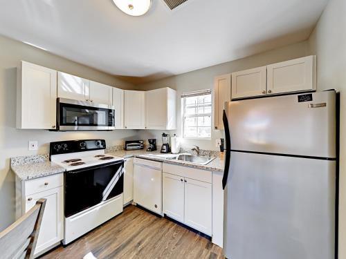 Weho Getaway Apartment Apts