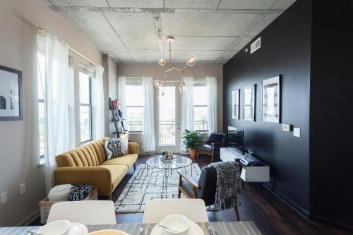 Sleek & Stylish 2bd Apartment
