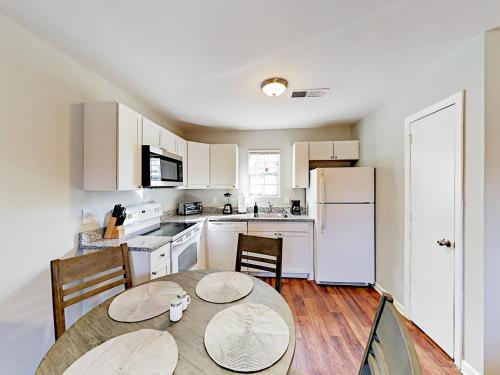 4th Ave South Apartment Apts