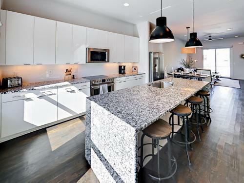 623 27th Avenue N Townhouse Unit B