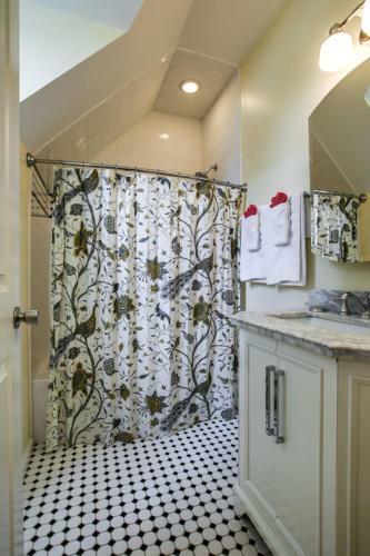 1501 Linden Manor B&B
