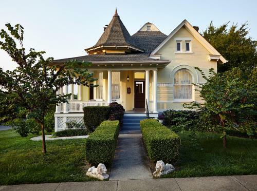 1501 Linden Manor B&B