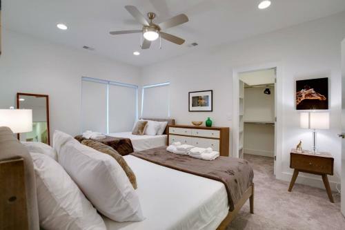 10 Bed, 3.5 Bath Roof Deck Home