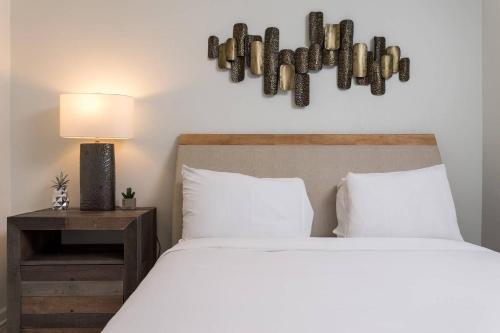 Eight-bedroom Apartment G