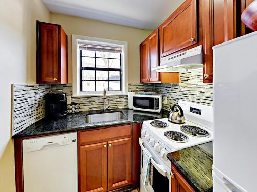 Landmark Mcmillin Court Apartment 2