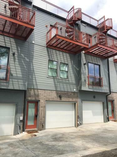 Downtown Views Unit 3