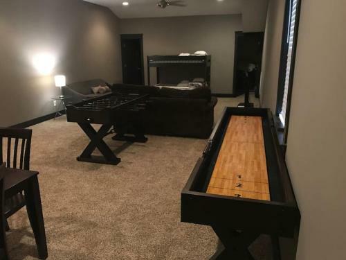 Villa Minutes From Downtown
