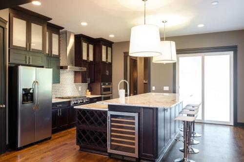 Villa Minutes From Downtown