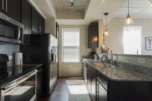 Chic West End Apartment