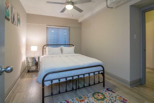 Apartamento 1 Bedroom Downtown Condo