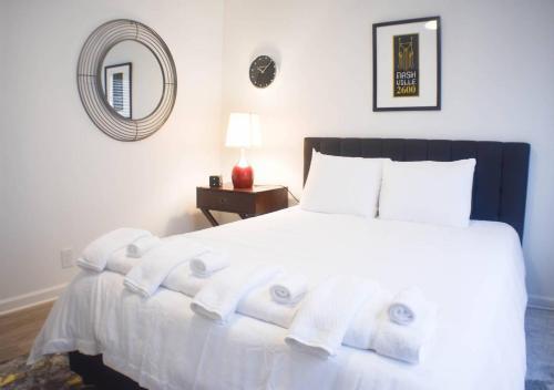 Eight-bedroom Apartment C