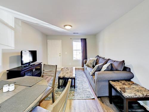 4th Avenue South Apartment Apts