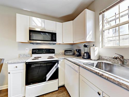 4th Avenue South Apartment Apts