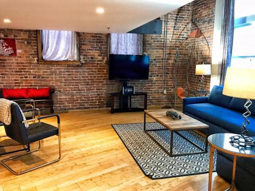 Music City Loft Elvis