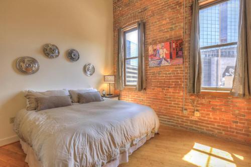 Music City Loft Elvis