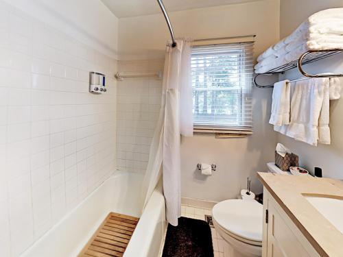 1521 Kirkwood Avenue Cabin