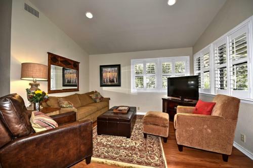 Comal River Cottages 415
