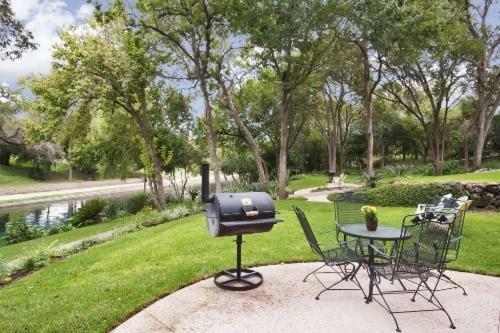 Comal River Cottages 403b