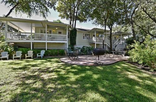 Comal River Cottages 403b