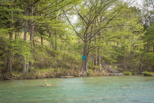 Hondo's River Haus Home