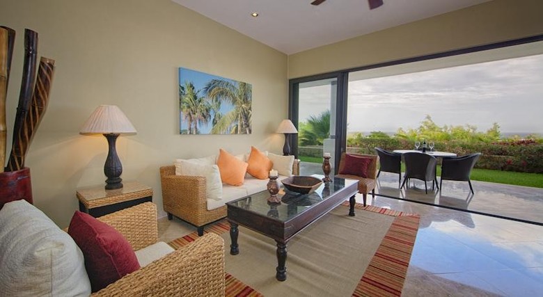 Hotel Alegranza Luxury Condominium Resort