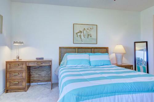Sea Wood Coastal Hide Away