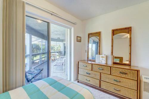Sea Wood Coastal Hide Away