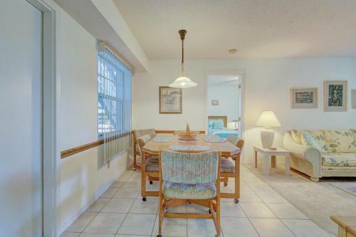 Sea Wood Coastal Hide Away