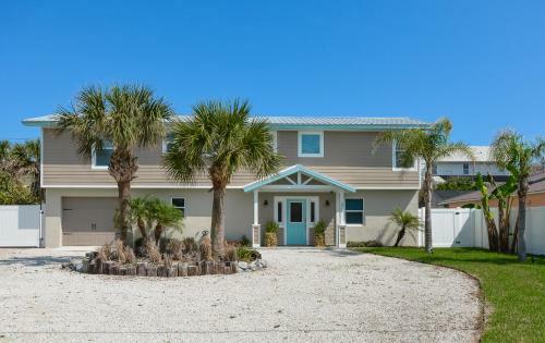 4717s - Gorgeous 4 Bedroom Pool Home