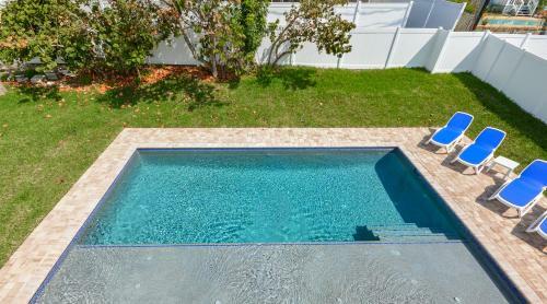 4717s - Gorgeous 4 Bedroom Pool Home