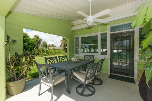 4604k - Beachside Splendor Home