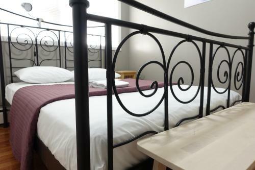 Best Room Nyc??ewr Layover?walk To Nyc Subway