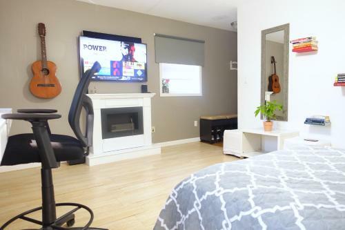 Best Room Nyc??ewr Layover?walk To Nyc Subway