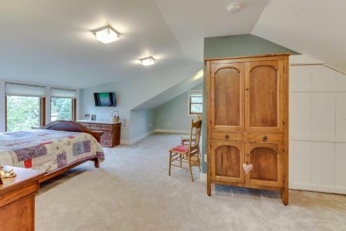 Parrett Mountain Farm House Retreat