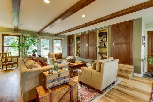 Parrett Mountain Farm House Retreat
