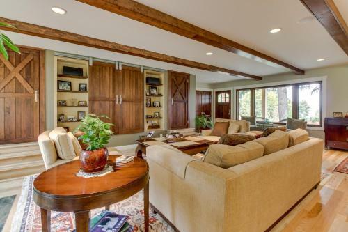 Parrett Mountain Farm House Retreat